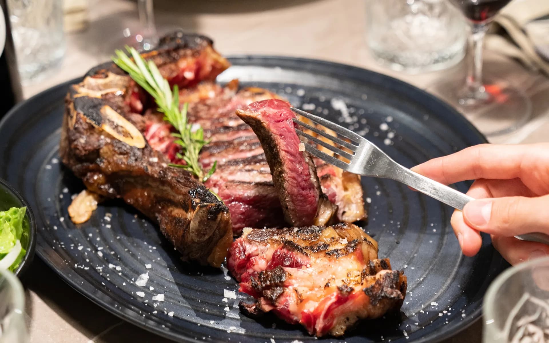 Chuletón para compartir a la brasa - Carbònic Restaurant Salou